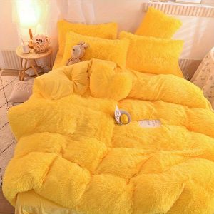 Autumn Winter Cute Plush Four-Piece Set, Warm Winter Bedding Set, Comfortable Plush Bed Products, Home Plush Bedding, Skin-Friendly And Soft, Thick And Warm.Suitable For All Seasons, Includes One Flat Sheet, One Duvet Cover And Two Pillowcases.King