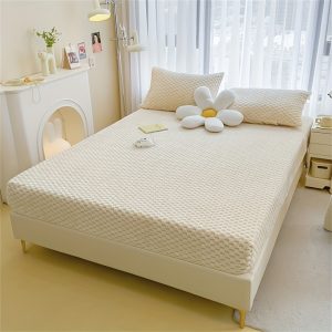 Ultra-Soft Plush Fitted Sheet - Cozy & Warm, Skin-Friendly Solid Color Bedding for Home Use, Machine Washable