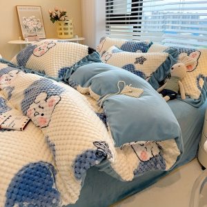 2024 Trendy 3/4pcs Cartoon Print Plush Milk Fleece Bedding Set - Includes Comforter Cover, Flat Sheet & 1/2 Pillowcases, Soft & Cozy, Machine Washable